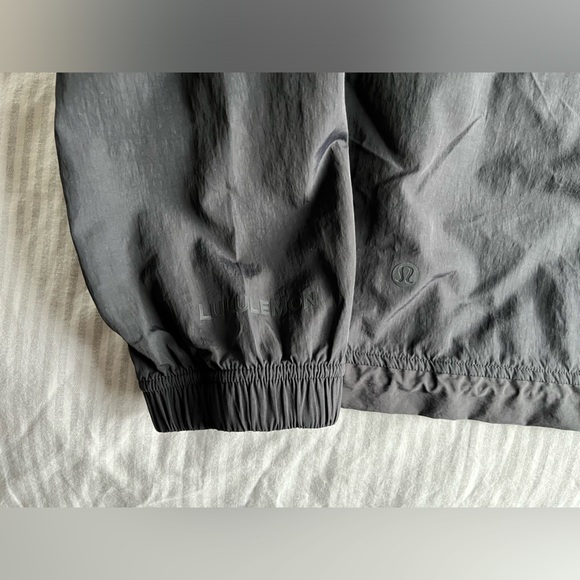Lululemon Lightweight Hooded Jacket - Picture 12 of 14